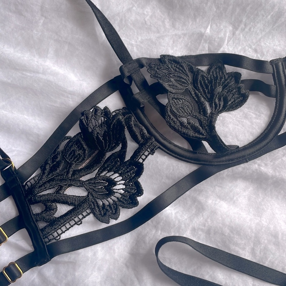 Victoria’s Secret Very Sexy Balconette & Thong Set